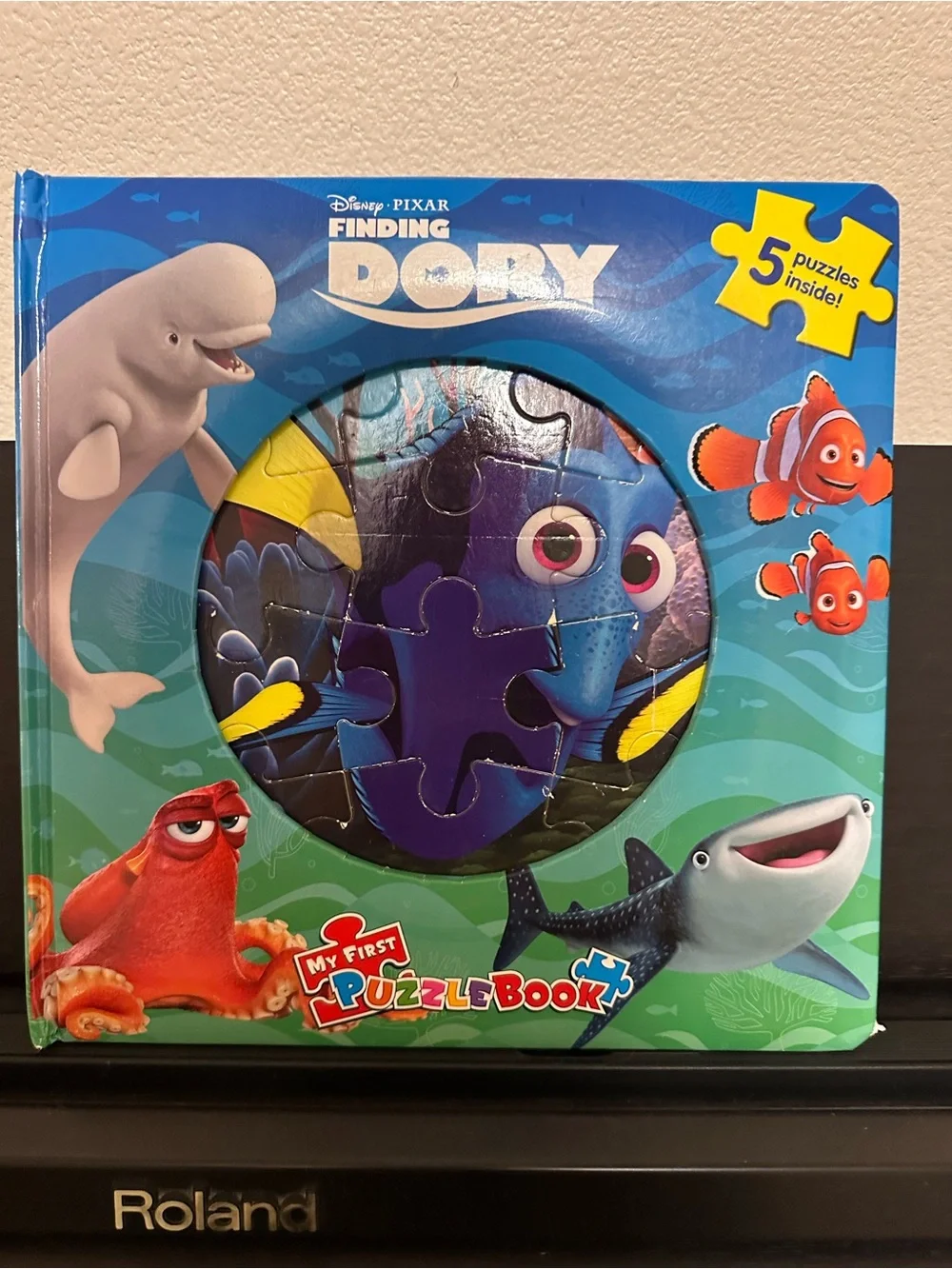 Disney Finding Dory Puzzle Book - Blue & Green Ocean Art Puzzle 100 pieces